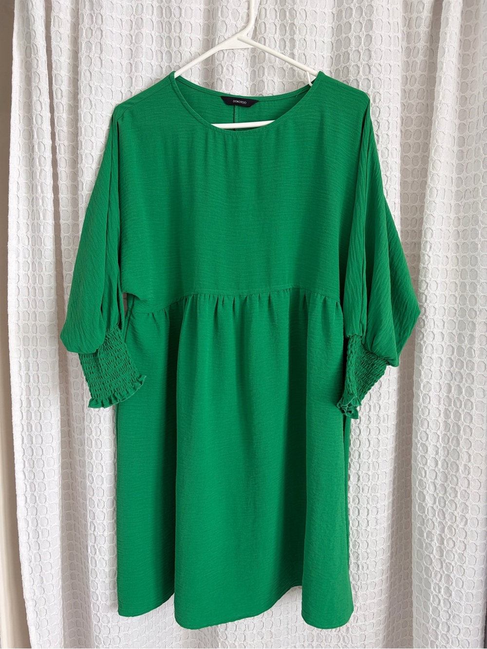 Dokotoo Smocked Sleeve Emerald Midi Dress - Unbranded